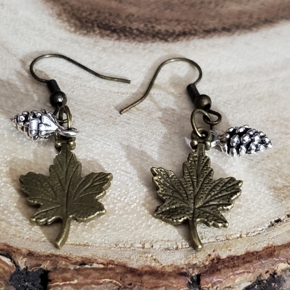 Maple leaf pinecone earrings bronze silver fall autumn Thanksgiving handmade New - Picture 7 of 10